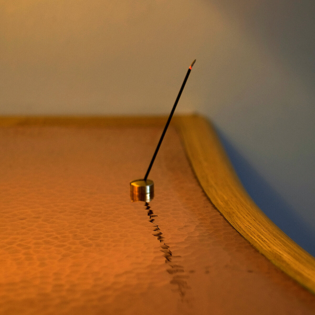 Pearl+ Incense Holder "Moon" by Yamadamatsu Incense-Wood Co., Ltd.